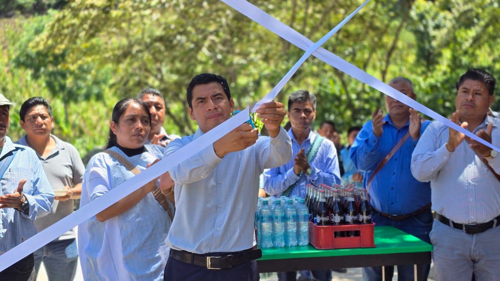 Inauguración de obra de carretera con concreto hidráulico en la comunidad chijil.