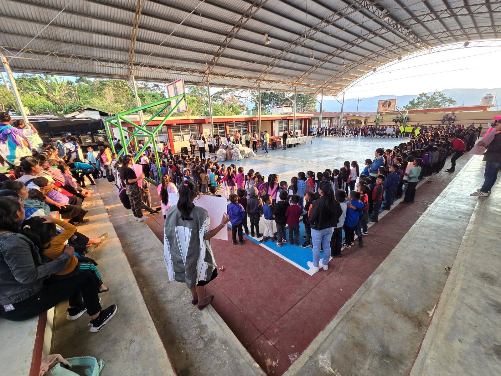 Celebración del Día del Niño en San Juan Cancuc.