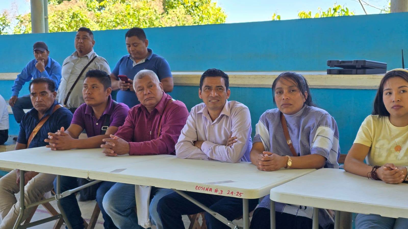 Entregamos mochilas en la Secundaria Técnica de Chiloljá
