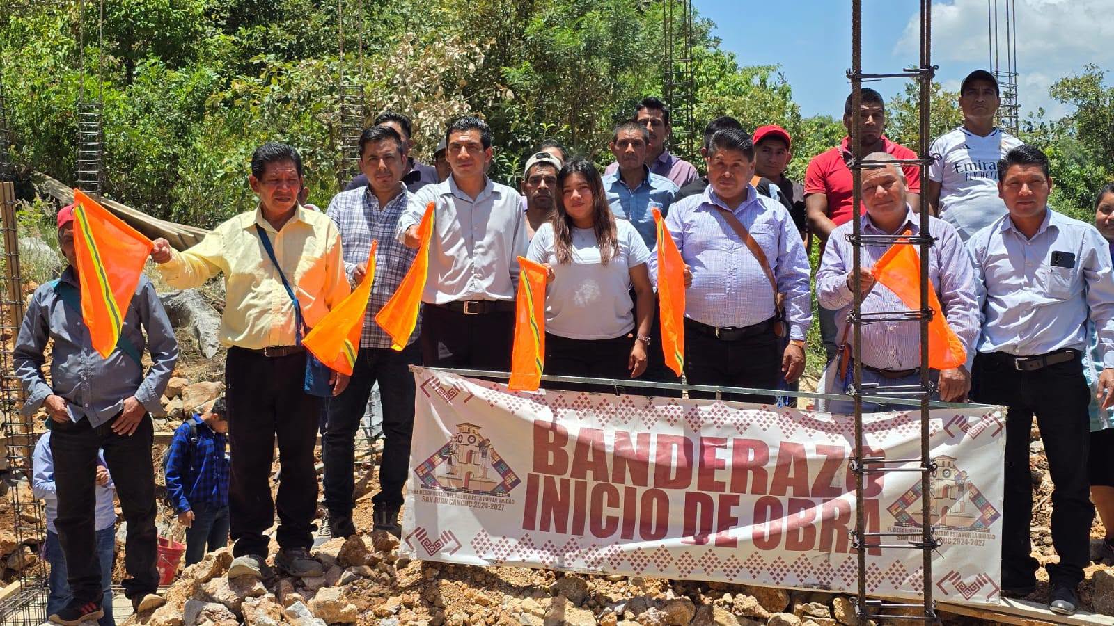 Banderazo De Inicio De Obra: Construcción De Aulas En La Comunidad De Bajpuz